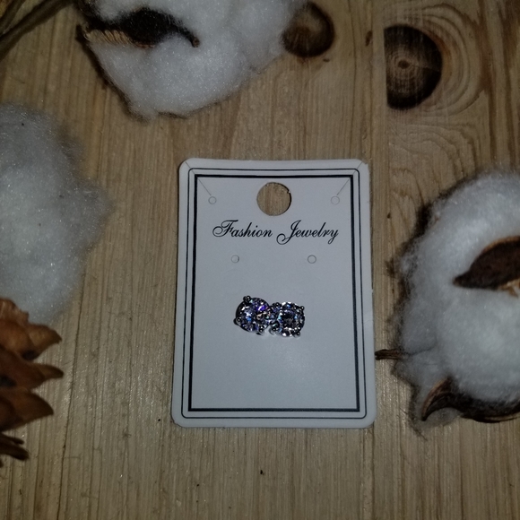 Super Shiny and Beautiful CZ Round Magnetic studs - Picture 10 of 11